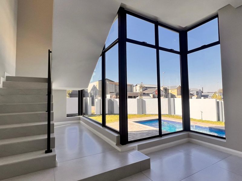 Signature Family Home | Prime Corner Stand | Pool | PJ Lounge | Enclosed Entertainment - Photo 9