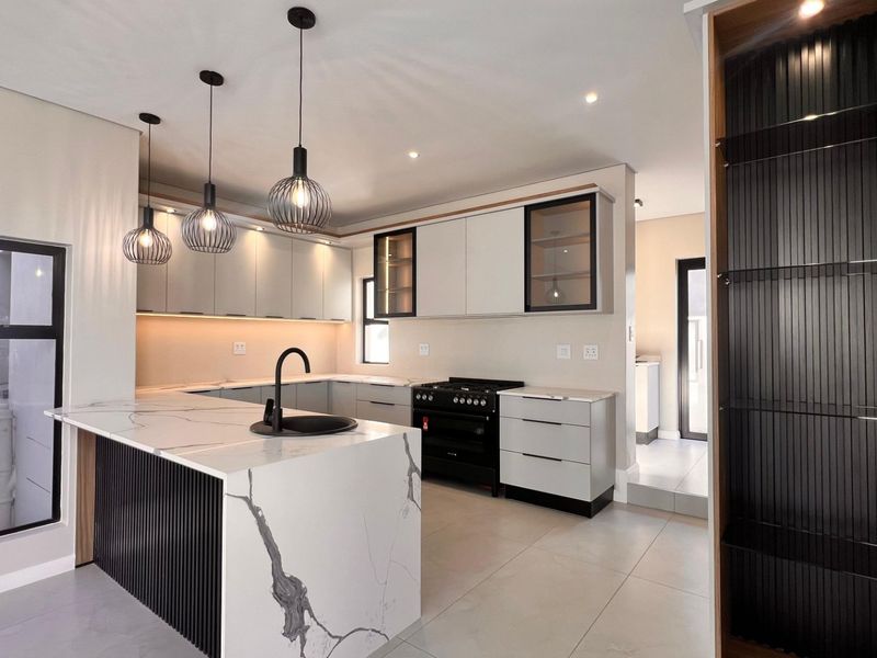 Signature Family Home | Prime Corner Stand | Pool | PJ Lounge | Enclosed Entertainment - Photo 2