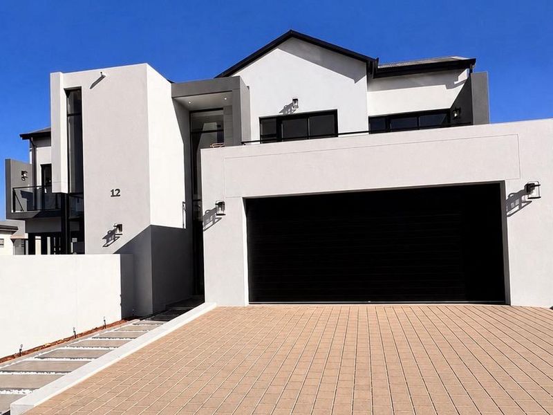Signature Family Home | Prime Corner Stand | Pool | PJ Lounge | Enclosed Entertainment - Photo 1