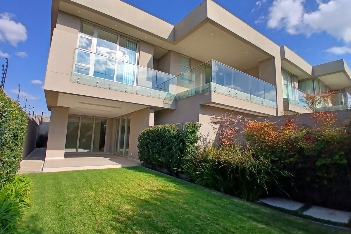 North Facing Stunning Brand New 4 bed 4 bath Cluster Home Corner Unit with backup power and Appliances-No Transfer duties Straight form the Developer-Pet Friendly-Gated Community - Photo 2