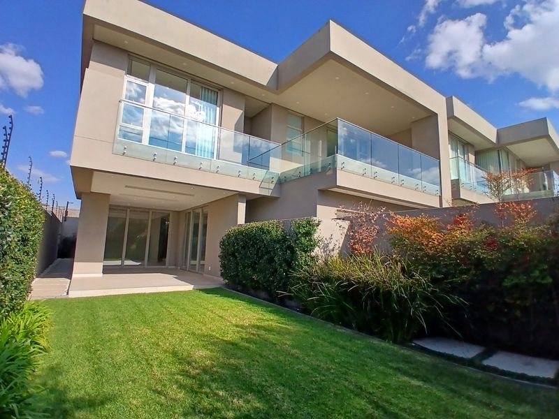 North Facing Stunning Brand New 4 bed 4 bath Cluster Home Corner Unit with backup power and Appliances-No Transfer duties Straight form the Developer-Pet Friendly-Gated Community - Photo 2