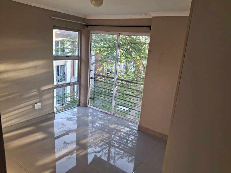 Beautiful two bedroom apartment in the heart of Morningside  - Photo 6