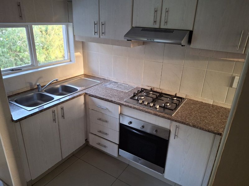 Beautiful two bedroom apartment in the heart of Morningside  - Photo 4