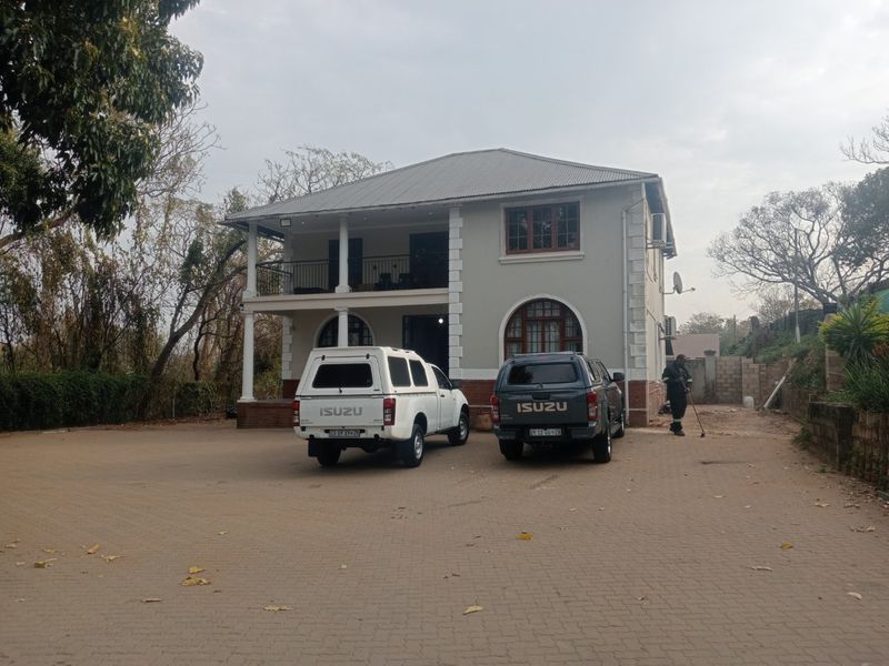 A spacious Double Story family home perfect for Residential or Commercial Space- Fairfield road - Photo 2