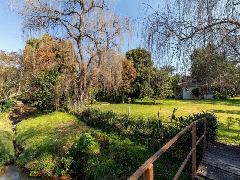 A Sanctuary of Elegance and Tranquility – Spacious 3-Bedroom Family Home to Rent in Prestigious Fairland - Photo 3