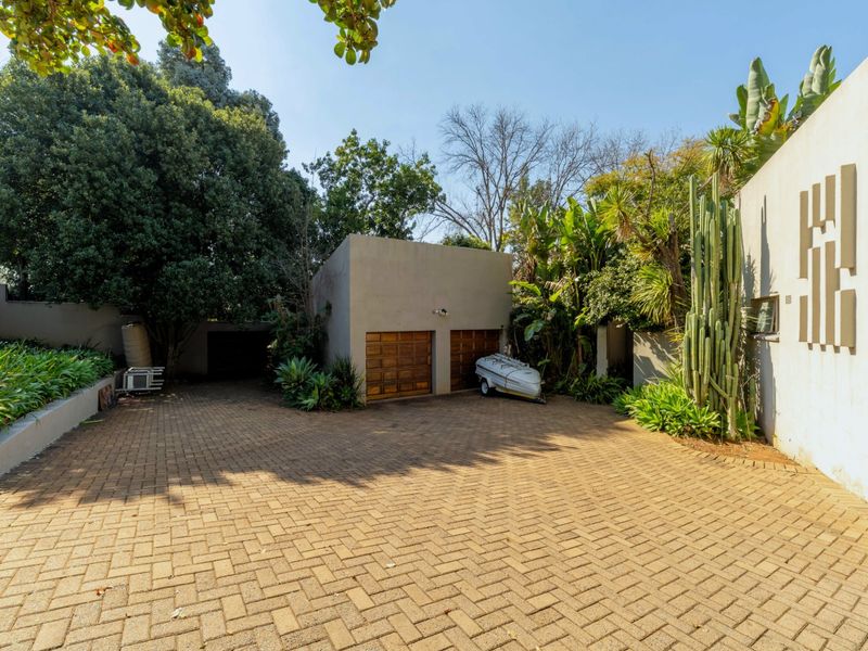 A Sanctuary of Elegance and Tranquility – Spacious 3-Bedroom Family Home to Rent in Prestigious Fairland - Photo 6