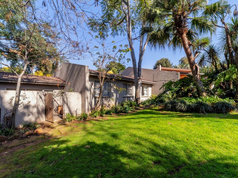 A Sanctuary of Elegance and Tranquility – Spacious 3-Bedroom Family Home to Rent in Prestigious Fairland - Photo 2