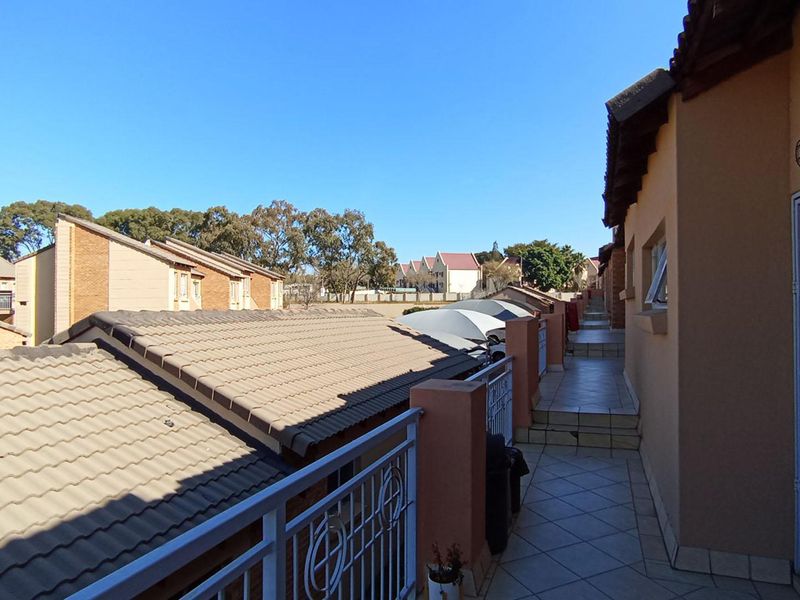 Perfect Starter Home or Investment Opportunity in Noordwyk - Photo 3