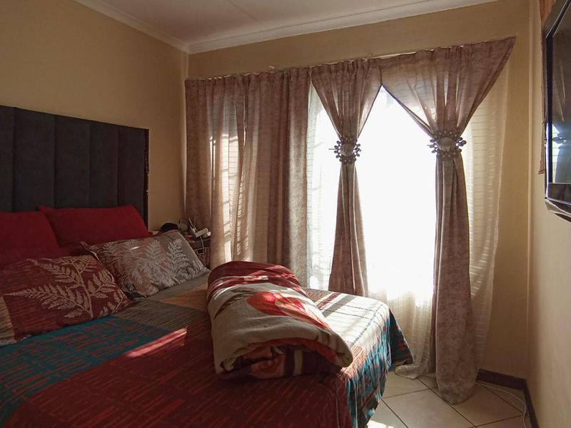 Perfect Starter Home or Investment Opportunity in Noordwyk - Photo 8