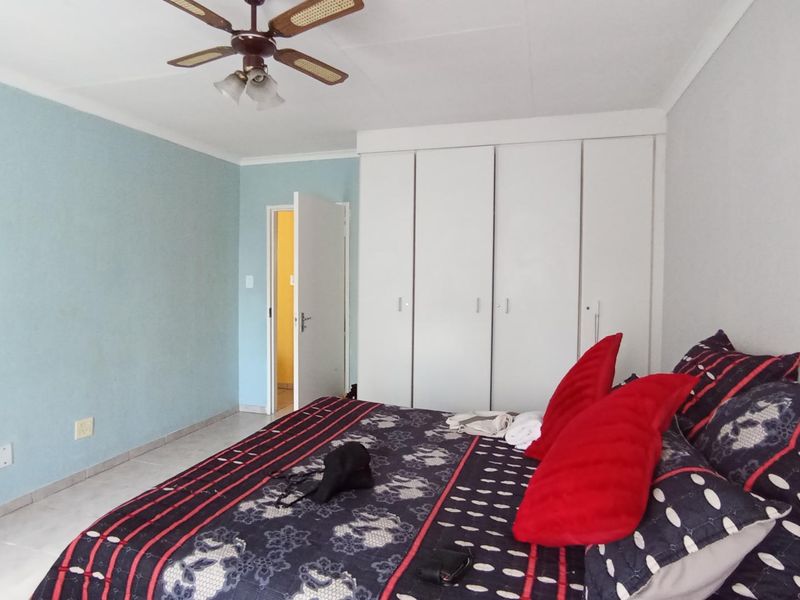 2 Bedroom Apartment with Garage in Parkland Complex - Photo 8