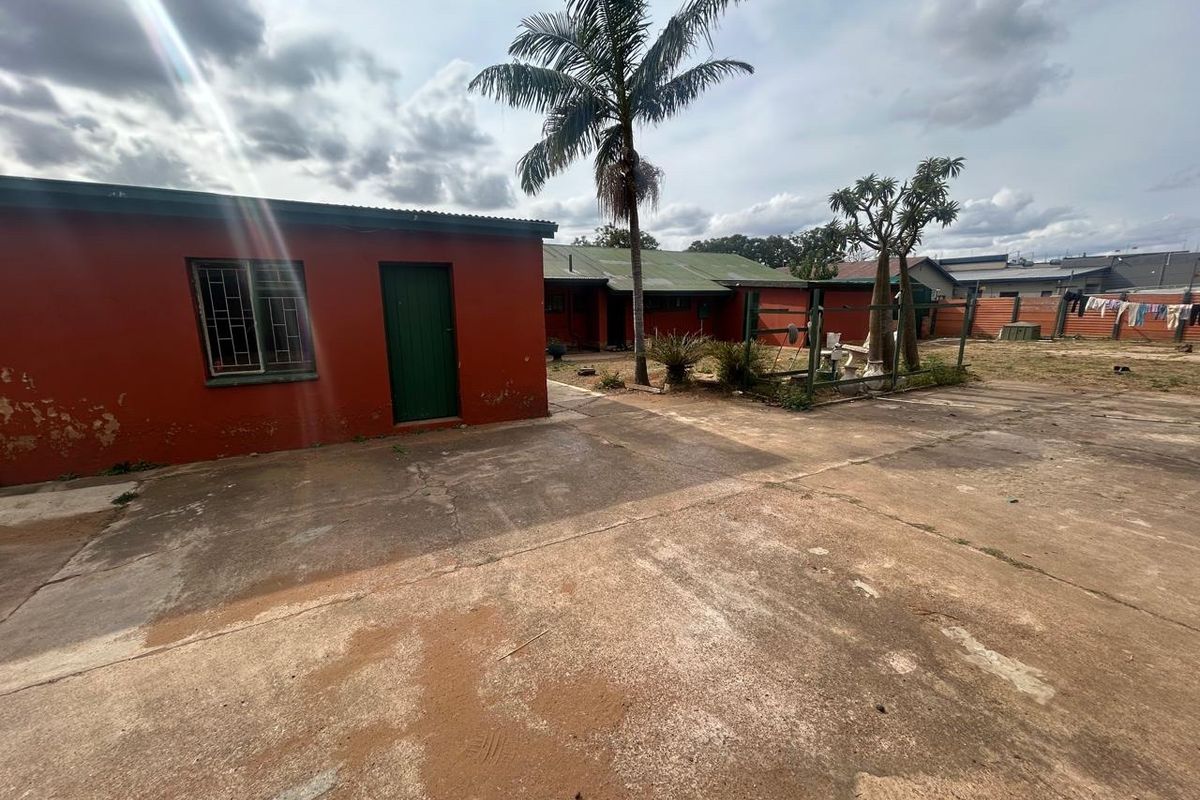 8 bedroom house for sale in Pretoria Gardens  - Photo 3