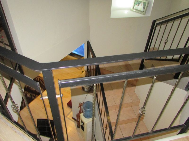 Enjoy easy, secure low-maintenance lock-up and go - Photo 8