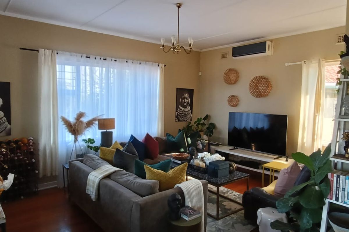 To let in Virginia, Pet friendly 3 bedroom family home with pool and flatlet.  - Photo 5