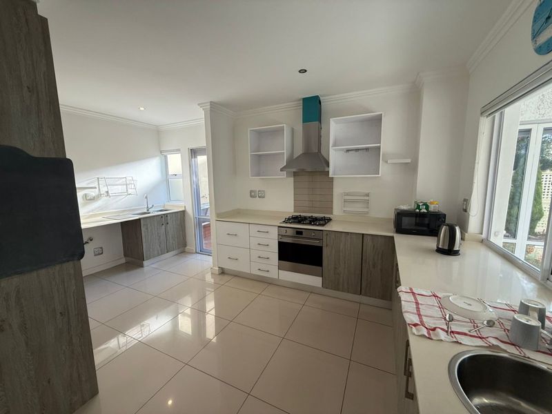 To let in Kindlewood Estate, 3 bedroom pet friendly townhouse. - Photo 6
