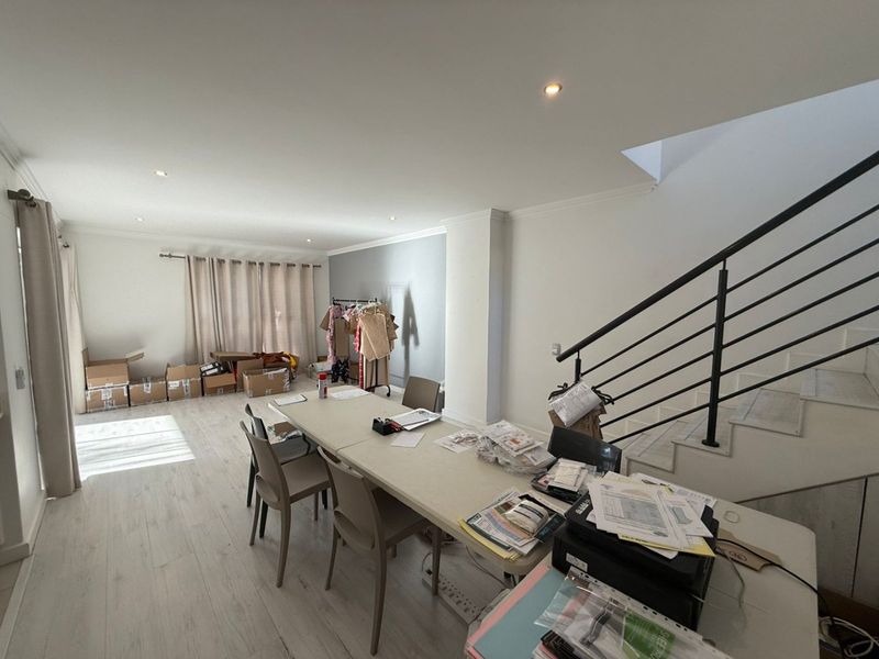 To let in Kindlewood Estate, 3 bedroom pet friendly townhouse. - Photo 4