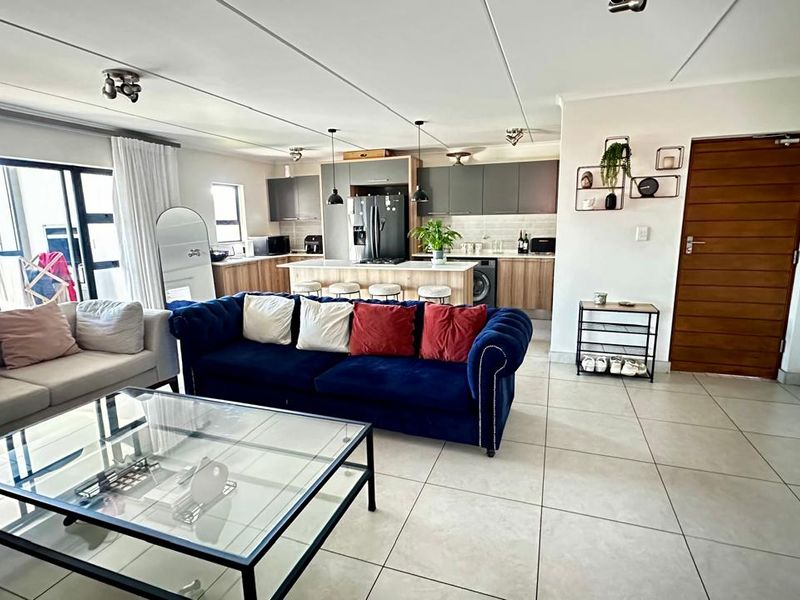 Modern Comfort Meets Contemporary Living   - Photo 6