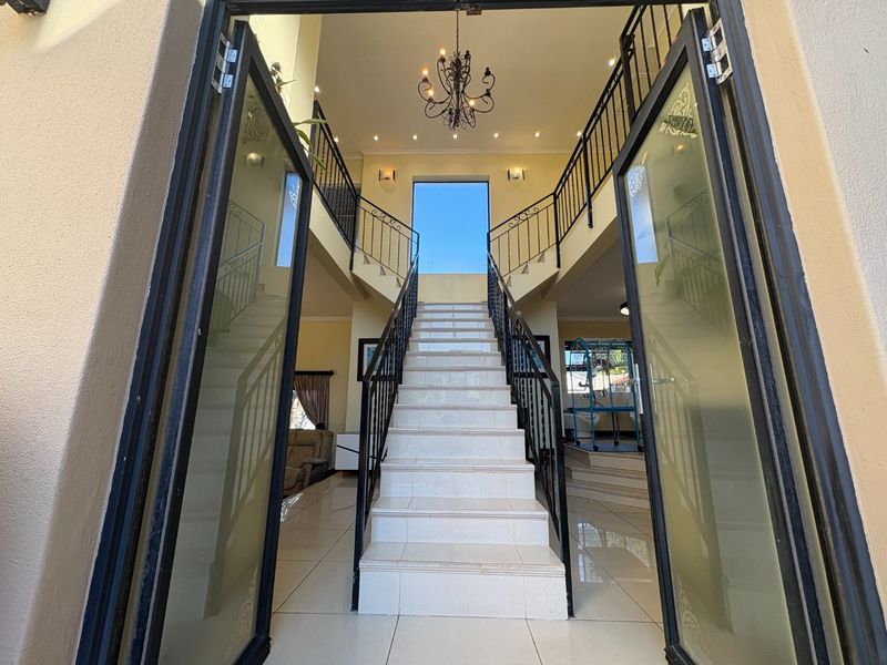 Exceptional Family Home with Panoramic Views in Sought-After West Beach - Photo 5