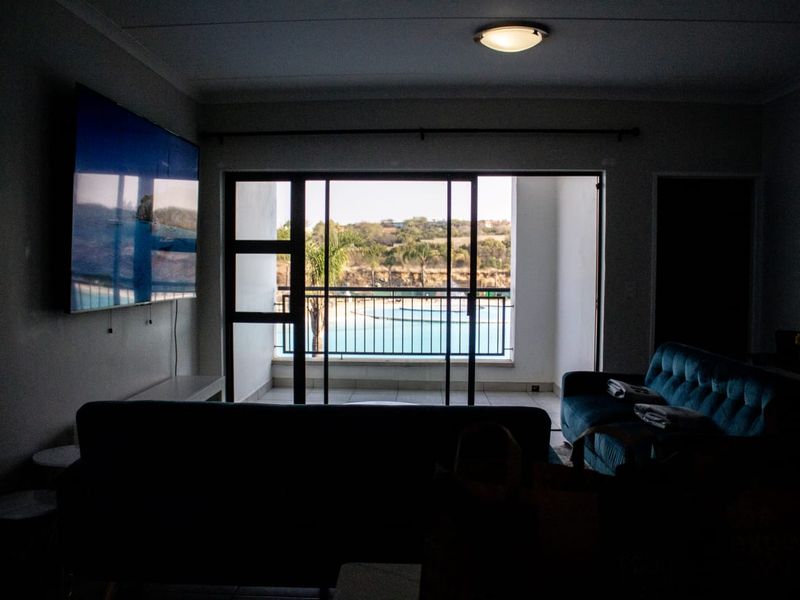 BRIGHT THREE BEDROOMS AND TWO BATHROOMS flat in Blyde Riverwalk Estate - Photo 4