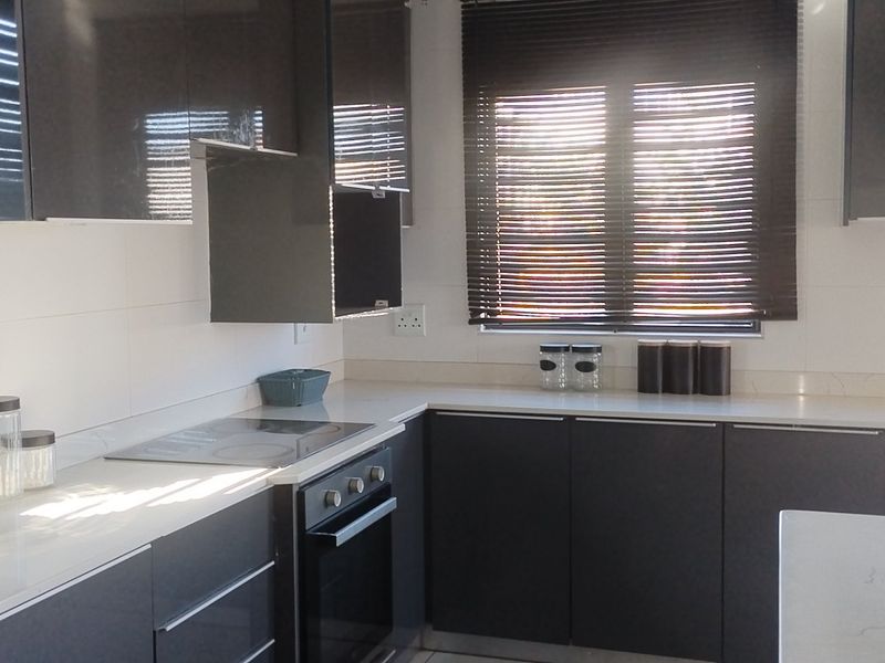 3 Bedroom house available - Photo 2