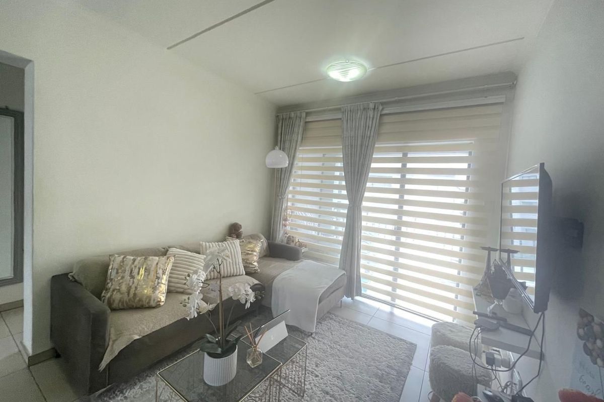 3 bedroom 2 bath apartment  - Photo 4