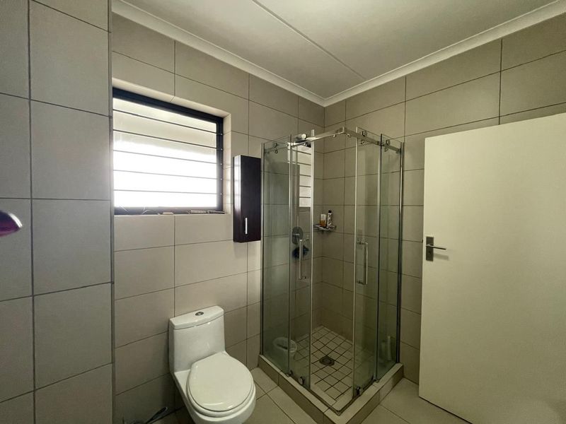3 bedroom 2 bath apartment  - Photo 6