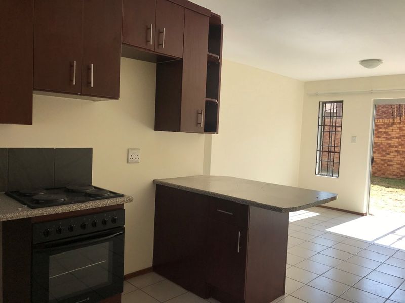 2 Bedroom Apartment For Sale in Amberfield - Photo 4