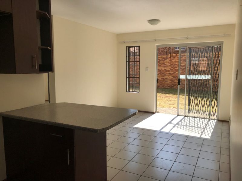 2 Bedroom Apartment For Sale in Amberfield - Photo 5