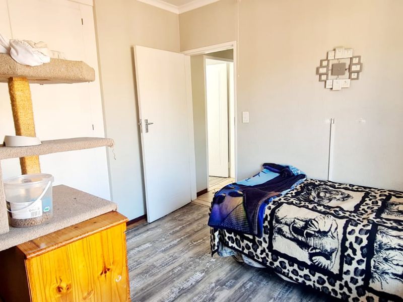 Cozy 2-Bedroom Duplex in Willow Park Manor - Photo 5