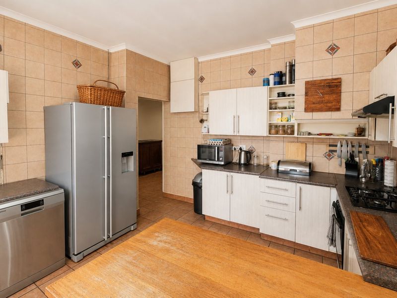 Charming Germiston Home with Cottage! - Photo 7
