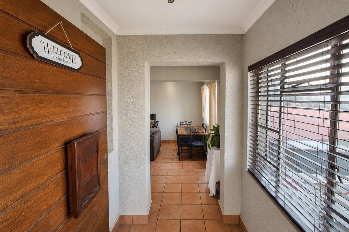 Charming Germiston Home with Cottage! - Photo 2