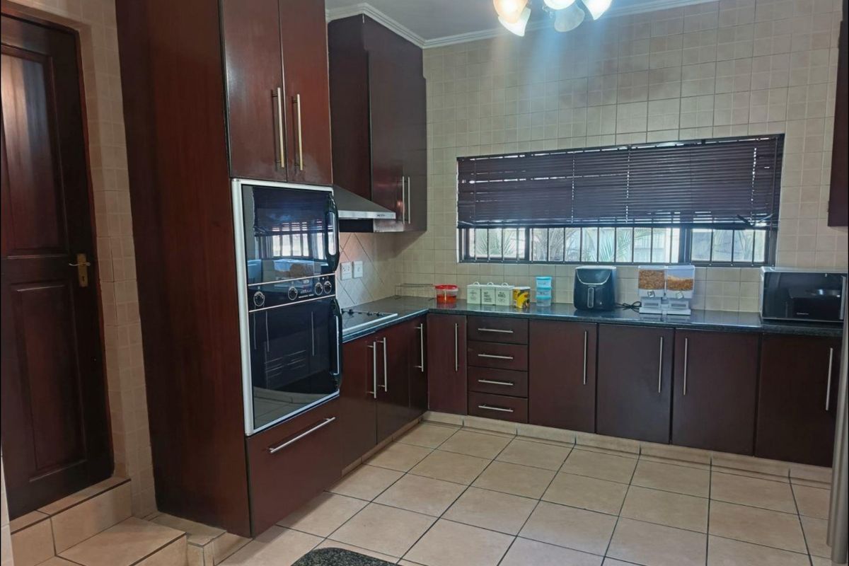 4 Bedroom House for sale in Amberfield - Photo 4
