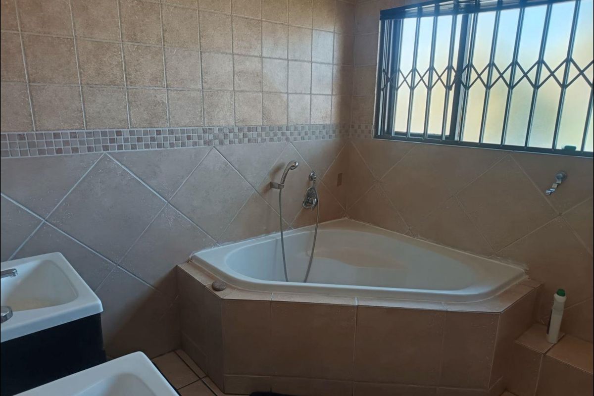 4 Bedroom House for sale in Amberfield - Photo 5