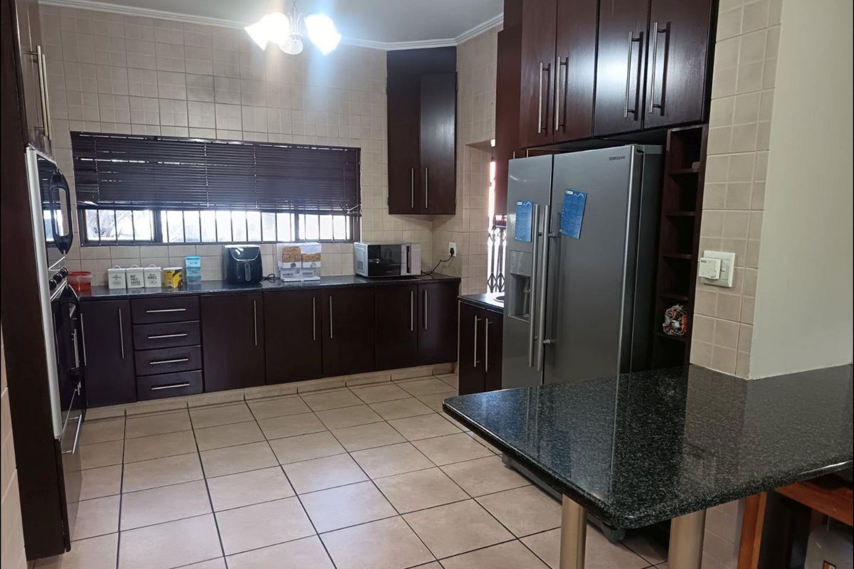 4 Bedroom House for sale in Amberfield - Photo 3