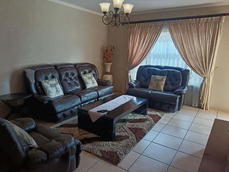 4 Bedroom House for sale in Amberfield - Photo 6