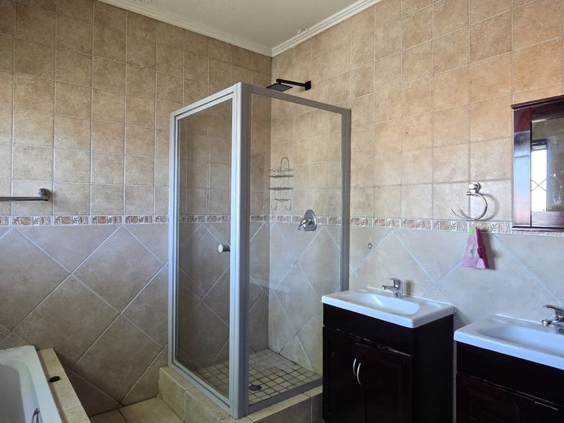 4 Bedroom House for sale in Amberfield - Photo 10