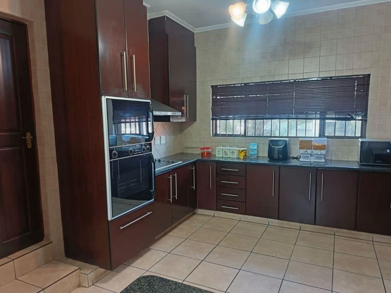4 Bedroom House for sale in Amberfield - Photo 4
