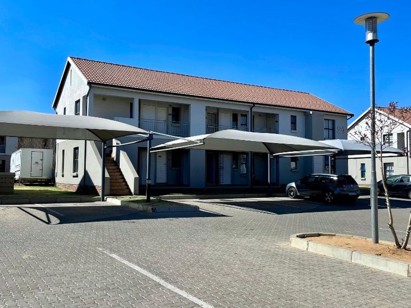FLAT FOR SALE IN LAKEFIELD - Photo 1