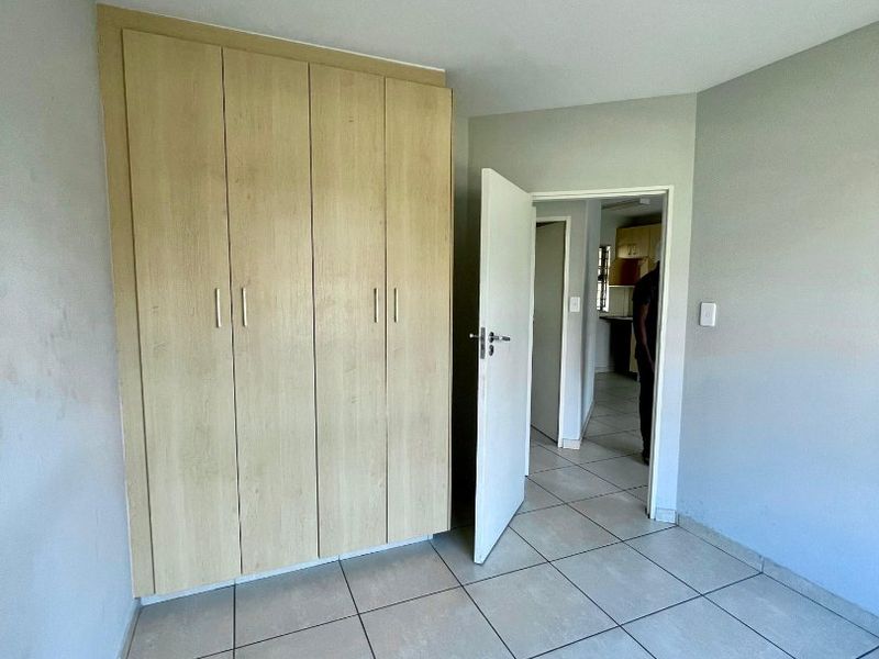 FLAT FOR SALE IN LAKEFIELD - Photo 5