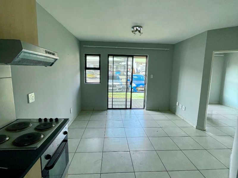 FLAT FOR SALE IN LAKEFIELD - Photo 6