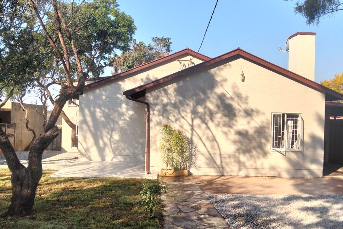 Newly Renovated 5-Bedroom Home with Flatlet in Proclamation Hill | R1,595,000 - Photo 5