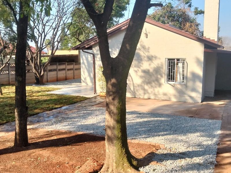 Newly Renovated 5-Bedroom Home with Flatlet in Proclamation Hill | R1,595,000 - Photo 8