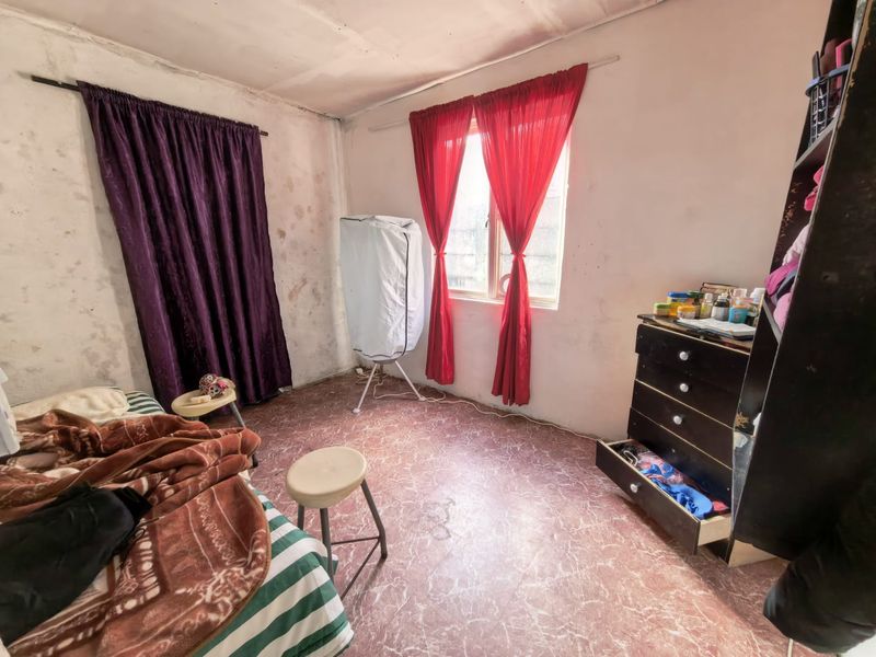Two Bedroom Family Home for Sale in St Montague Village Lavender Hill. - Photo 5