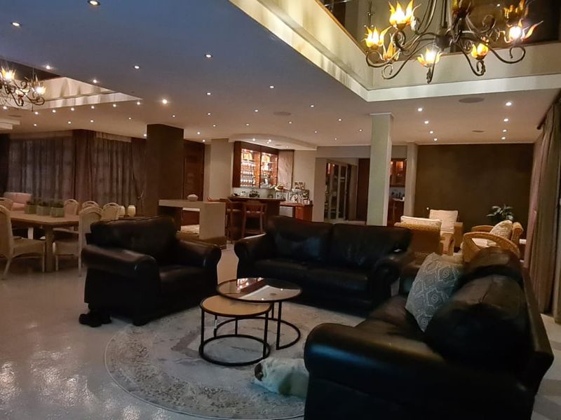 Entertainer's Dream with Uninterrupted Ocean Views - Photo 3