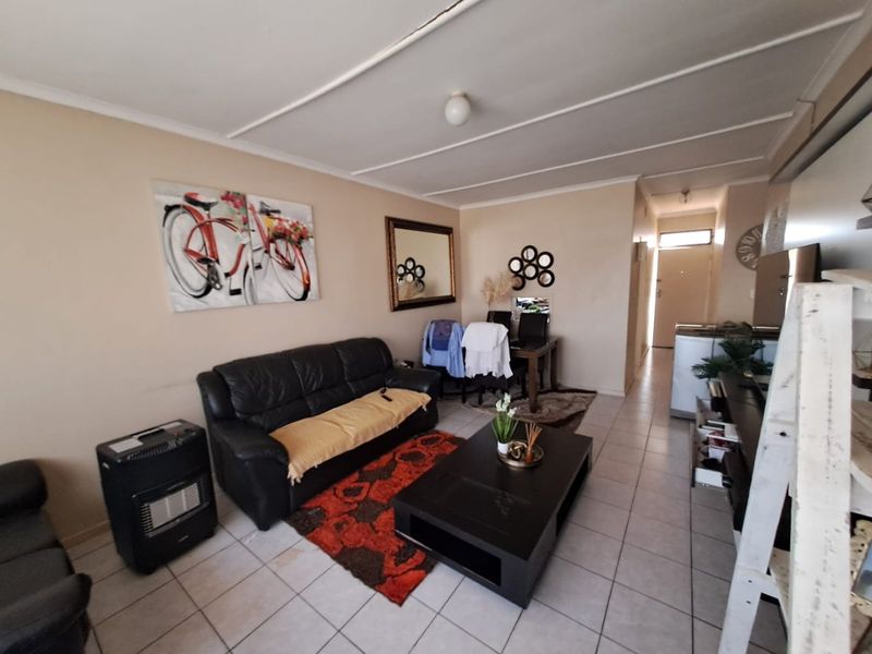 Apartment in Vanderbijlpark - Photo 2