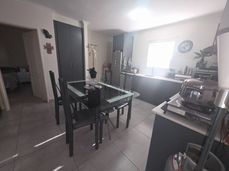 Three Bedroom, 2 bathroom ground floor apartments  - Photo 5