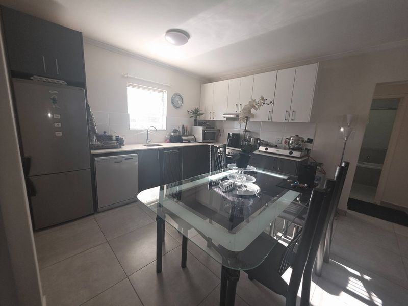 Three Bedroom, 2 bathroom ground floor apartments  - Photo 7