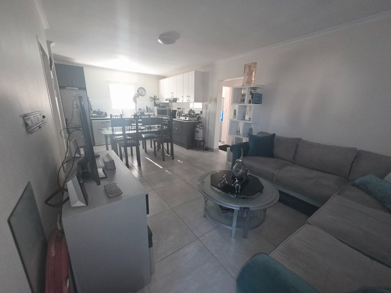 Three Bedroom, 2 bathroom ground floor apartments  - Photo 6