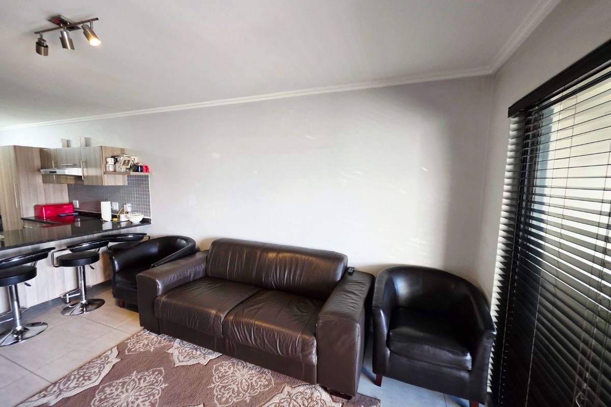 Secure Family Apartment in Edenglen - Photo 5