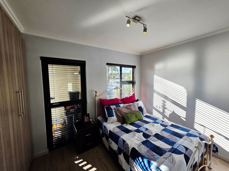 Secure Family Apartment in Edenglen - Photo 8