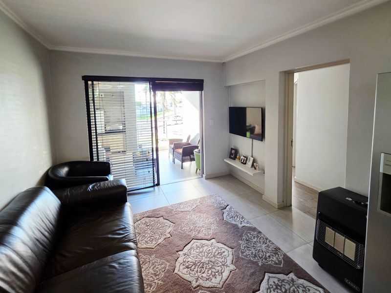 Secure Family Apartment in Edenglen - Photo 4